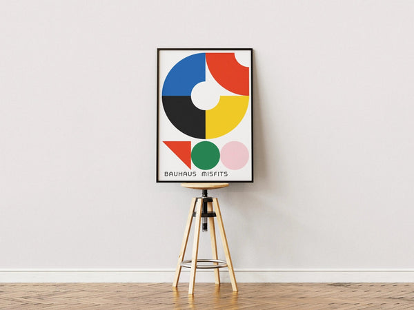 Bauhaus Misfits Ellens ShopUdforsk det uventede med vores "Bauhaus Misfits" plakat. Denne unikke plakat udfordrer konventionerne og fusionerer Bauhaus-stilen med et strejf af originalitet. Tilføj et kunstnerisk twist til dine vægge i dag!