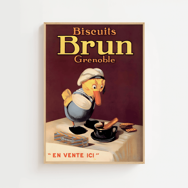 Vintage plakat med fransk kok, kaffe og kiks fra Biscuits Brun – retroreklame med teksten "En vente ici".