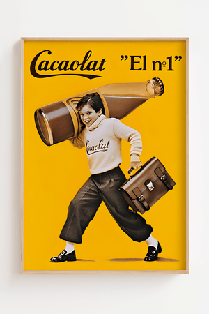 Vintage Cacaolat plakat med skolebarn, gul baggrund og kakaomælksflaske – retroreklame med teksten "El nº1".

