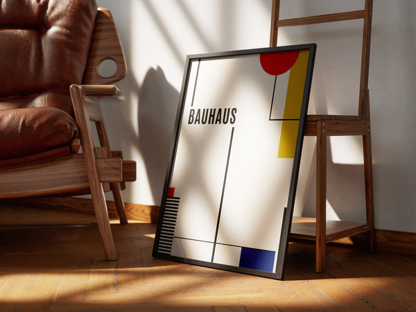 Geometri 2. Bauhaus Plakaten er en hyldest til Bauhaus-skolens minimalistiske og geometriske æstetik.