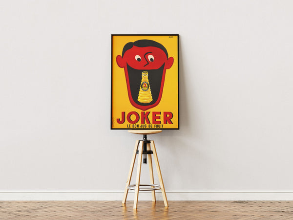 Vintage reklameplakat med Joker juiceflaske i en åben mund – i stærke røde og gule farver, fransk retrodesign