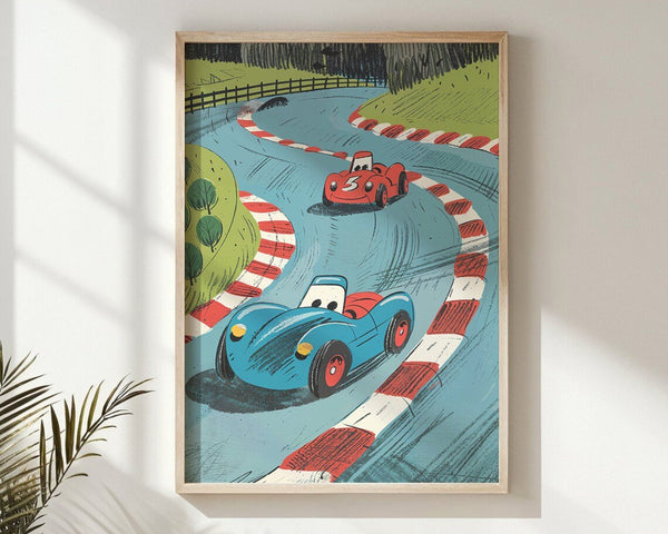 Racerbil børneplakat med farverigt design og et spændende racerløb, ideel til væggen i børneværelset. Perfekt for børn, der elsker biler og fart.