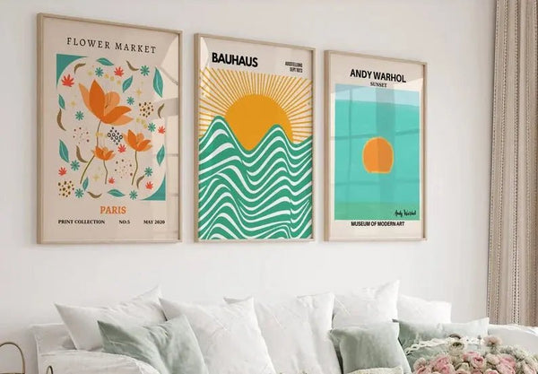 Oplev magien af Amsterdams "Yellow Flower Market" med vores betagende plakat. Dette storslåede kunstværk viser den farverige og livlige blomstermarked i Amsterdam, der fanger byens skønhed og charme. Den gule farvetone spreder glæde og positivitet i ethvert rum. Tag en tur til Amsterdam hver dag med denne fortryllende plakat. Bring Amsterdams blomsterpragt ind i dit hjem. Bestil nu og få solskin ind i din hverdag!