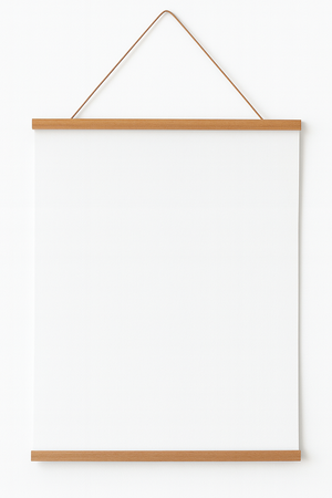 Plakatliste i lys eg med magnetisk lukning – naturligt plakatophæng i egetræ til plakater og billeder.